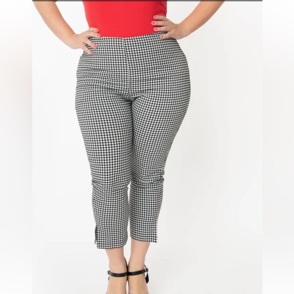 Unique Vintage Rachelle Black and White Checkered Capri Pants 1X/16